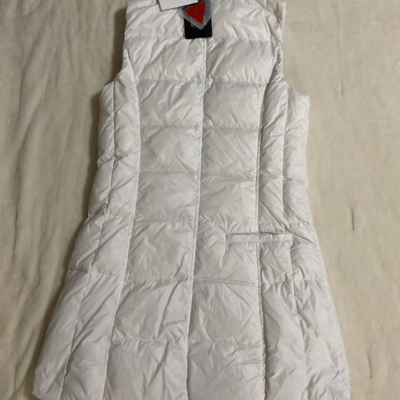 Guess Women's White Quilted Vest - Picture 5 of 5